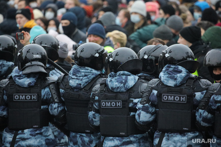 Митинг в поддержку оппозиции на Пушкинской площади. Москва, силовики, дубинка, митинг, демонстрация, омон, омоновцы