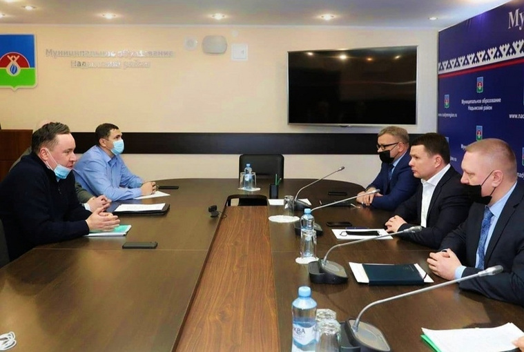 Глава Надыма Дмитрий Жаромских и директор «Ямалкоммунэнерго» Максим Пономарев также обсудили модернизацию местных теплосетей
