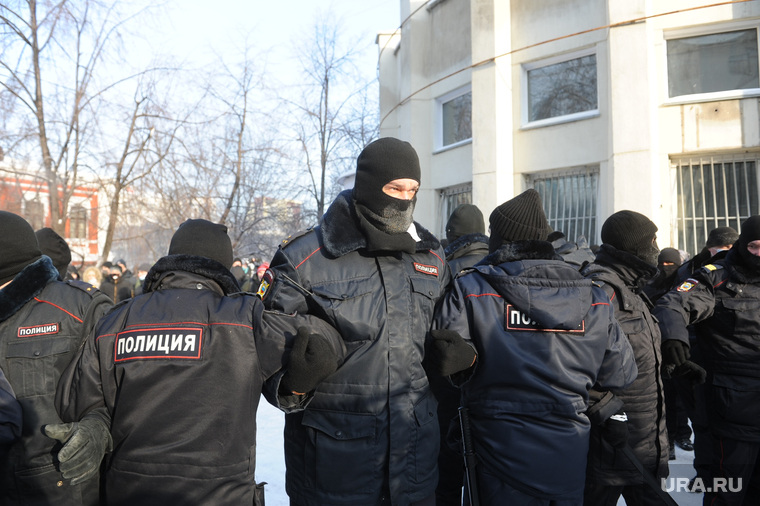 Несанкционированный митинг в поддержку оппозиционера. Челябинск, шествие, митинг, полиция