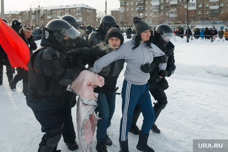 Несанкционированный митинг на площади Народных гуляний. Магнитогорск, магнитогорск, митинг, задержание, омоновцы
