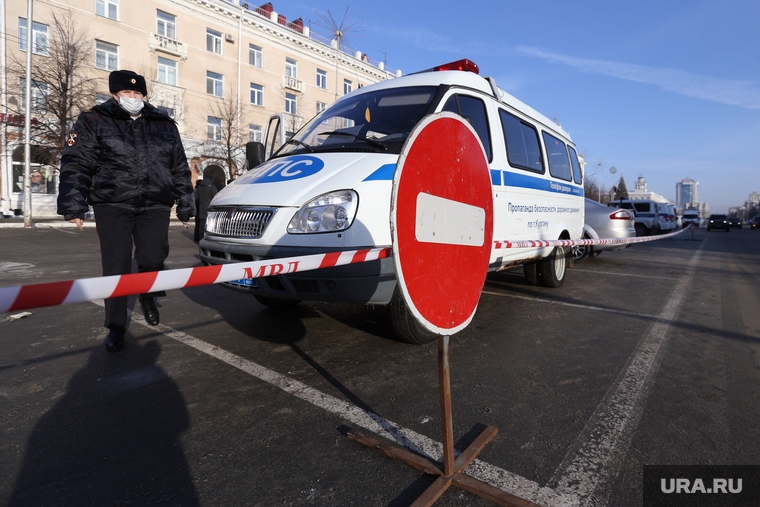Полиция оцепила улицу Ленина