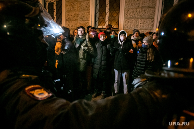 Несогласованная акция протеста после объявления приговора оппозиционеру-блогеру. Москва, полиция, росгвардия, протест, омон, несогласованная акция