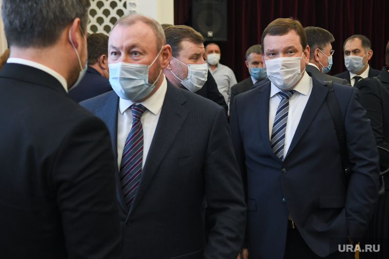 Примерно такие же перспективы, обсуждают инсайдеры, открываются перед главой Ленинского района Дмитрием Ноженко (который, к слову, конкурировал с Орловым на выборах). Сам Ноженко просит журналистов не забегать вперед