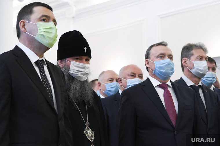 Для нового митрополита Евгения (второй слева) инаугурация мэра стала первым большим светским мероприятием после назначения. Его приход для многих был неожиданным