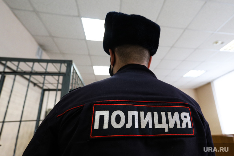 Судебное заседание по избранию меры пресечения для Молчанова Олега. Курган, зал суда, судебное заседание, полиция, клетка