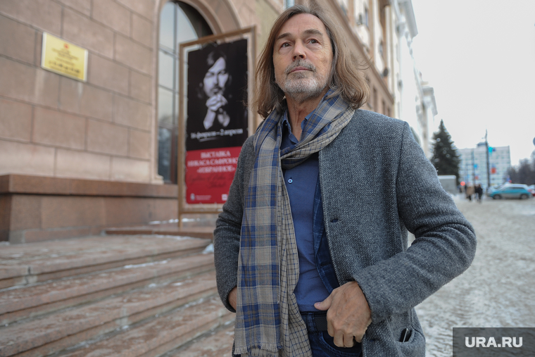 Художник Никас Сафронов привез в Челябинск экспозицию своих работ. Выставку открыл губернатор Челябинской области Борис Дубровский. Челябинск, сафронов никас