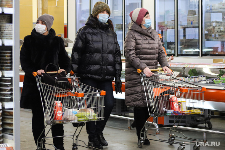 Торговый центр. Курган, продукты, покупатели, цены, супермаркет, продуктовая корзина, магазин, тележка с продуктами, покупки, покупатель, цены на продукты, продукты питания