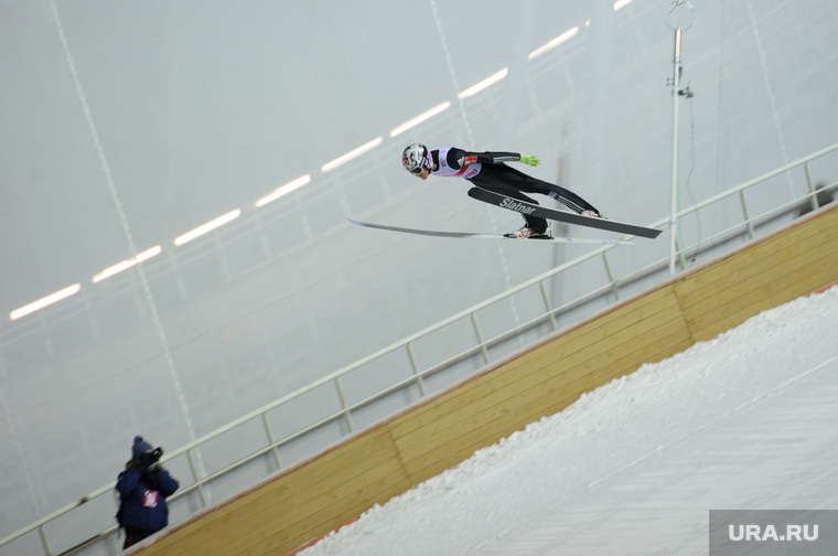 Кубок мира по прыжкам на лыжах с трамплина. Свердловская область, гора Долгая, лыжник, прыжки  с трамплина