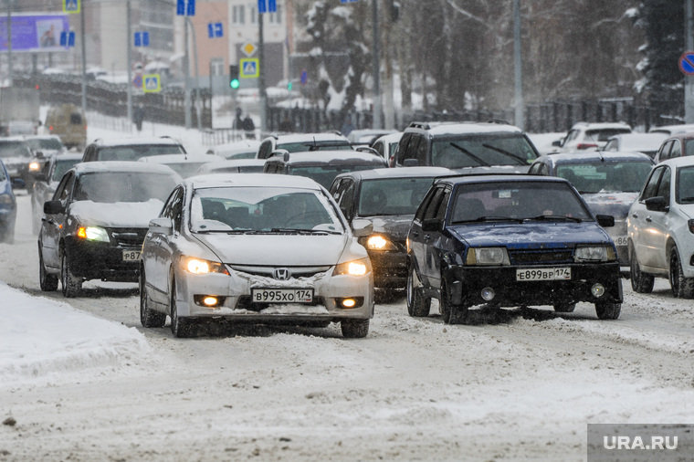 Снегопад, зима. Челябинск, снег, пробка, снегопад, транспорт, зима, затор, автомобиль, автотранспорт, дорога, затрудненное движение