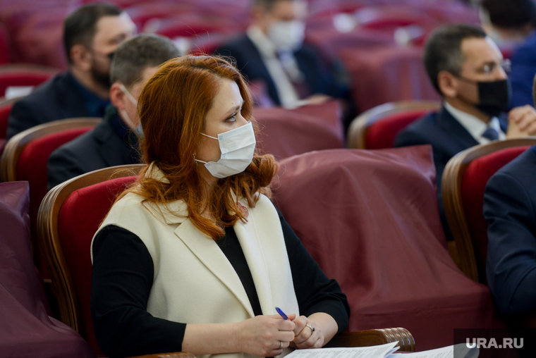Депутаты в масках на Законодательном собрании. Челябинск, колесникова лена, маска защитная