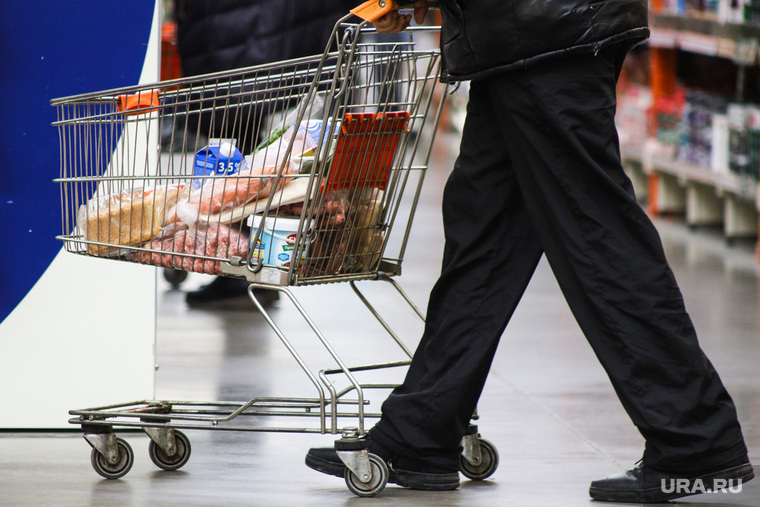 Торговый центр. Курган, продукты, покупатели, цены, супермаркет, продуктовая корзина, магазин, тележка с продуктами, покупки, покупатель, цены на продукты, продукты питания