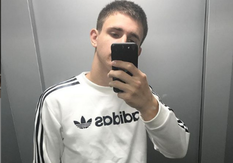 После инцидента блогер боялся, что будет больно вправлять нос
