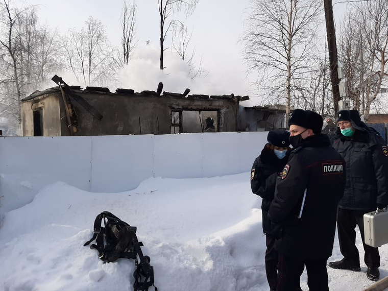 В дачном кооперативе Сургута во время пожара погибли дети