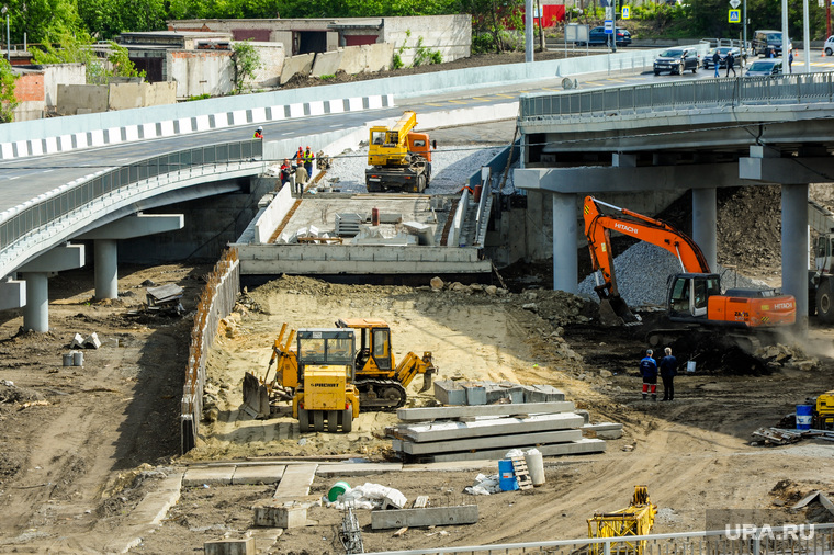 Открытие дорожной развязки по улице Братьев Кашириных. Челябинск, строительство дороги, строительная техника