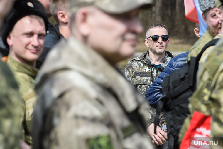 Добровольцы Донбасса в парке Маяковского. Екатеринбург, ангел