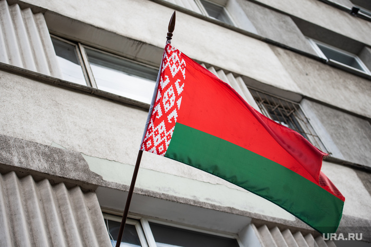Отделение посольства Республики Беларусь в Российской Федерации в Екатеринбурге, флаг белоруссии, посольство беларуси