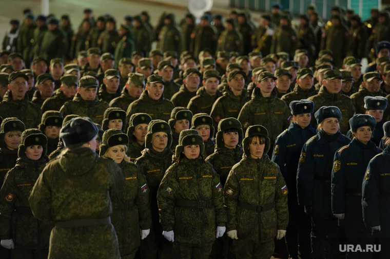 Репетиция парада Победы. Построение и маршировка войск ЦВО на Площади 1905 года. Екатеринбург, построение, армия, военные, смотр войск, дефиле, военнослужащие цво, репетиция парада