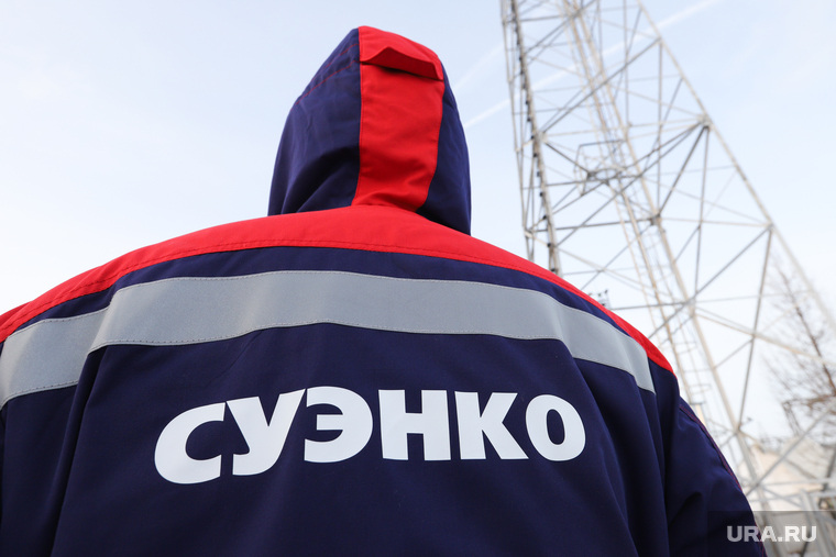 Награждение энергетиков, восстанавливавших электроснабжение в Зауралье после октябрьского урагана. Курган, лэп, суэнко, день энергетика
