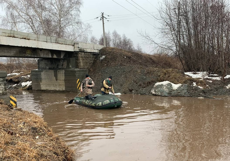 Максимальная глубина воды под мостом — более полутора метров