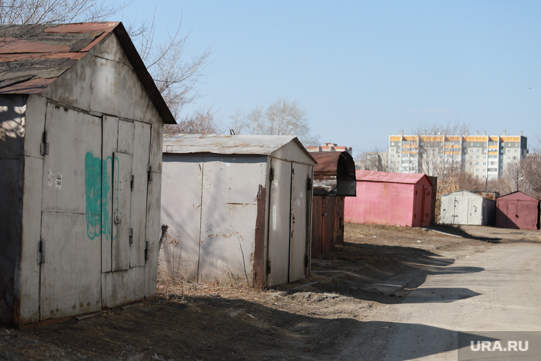 Виды города. Смог. Старые гаражи. Курган, гаражи, улица криволапова