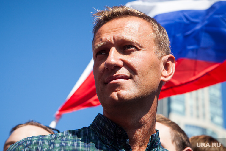 Алексей Навальный подает в суд на колонию из-за вырезанной из газеты статьи