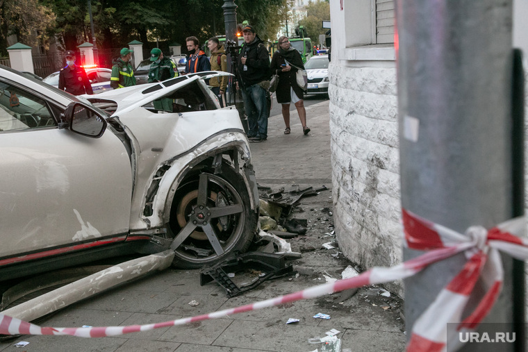 Авария на Остоженке с участием Эльмина Гулиева. Москва, иномарка, дтп, авария, остоженка