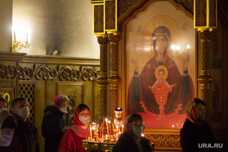 Ночное пасхальное богослужение в Кафедральном соборе. Магнитогорск, икона, церковь, церковная служба