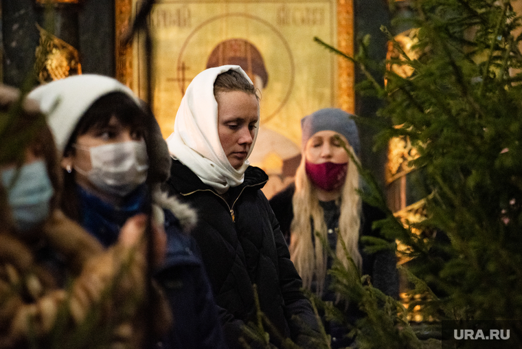 Ночное Рождественское богослужение в Свято-Троицком кафедральном соборе. Екатеринбург, богослужение, храм, церковь, вера, церковная служба, молитва, православная церковь, православие