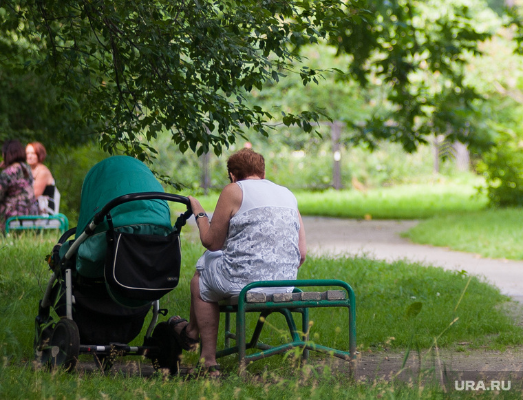 Виды Екатеринбурга, ребенок, коляска, парк, дети, бабушка