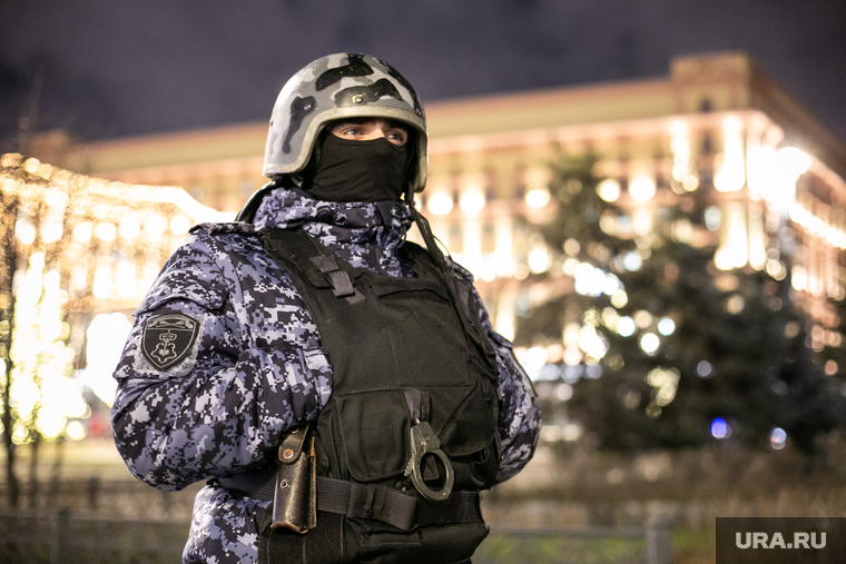 Лубянская площадь после проишествия со стрельбой у здания ФСБ России. Москва, бронежилет, балаклава, спецподразделение, место проишествия, полиция, лубянская площадь, росгвардия, полицейское оцепление