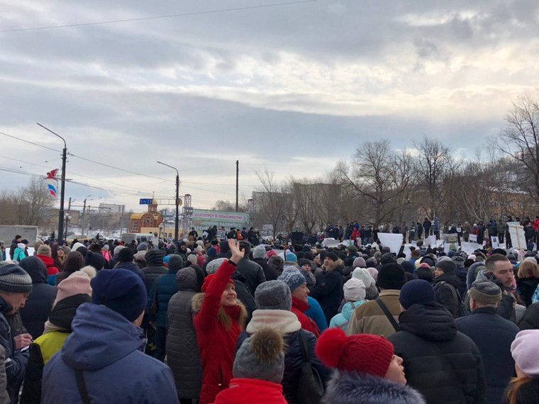 Митинг против кремниевого завода в Златоусте, толпа