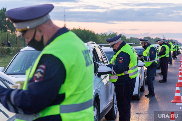 Профилактическое мероприятие ГИБДД по выявлению нарушителей. Магнитогорск, рейд, медицинская маска, гибдд, проверка на дорогах