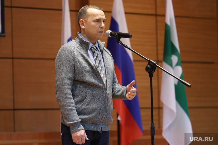 Губернатор Курганской области Вадим Шумков вручает государственные награды сотрудникам ЗАО «Курганстальмост». Курган, шумков вадим