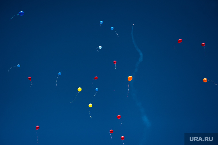 Ежегодная городская акция "12 апреля – 12 часов – 12 залпов ракет" в Историческом сквере. Екатеринбург
, воздушные шары, шары, шарики, радость, воздушные шарики, шары в небе