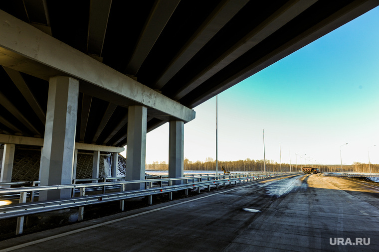 Алексей Текслер осмотрел дороги и объекты дорожной инфраструктуры, на которых велись работы в 2020 году. Челябинск , дорожная развязка, мост, м5, трасса, дорога, виадук