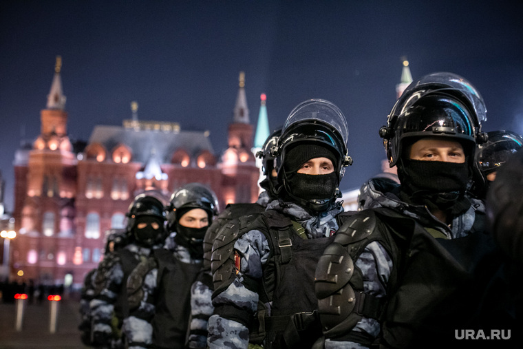 Несогласованная акция протеста после объявления приговора оппозиционеру-блогеру. Москва, полиция, росгвардия, протест, манежная площадь, омон, москва, несогласованная акция