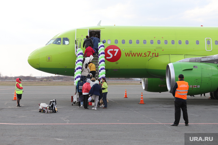 Первый рейс из Сочи. Курган, аэропорт, авиарейс, пассажиры, самолет, S7 Airlines