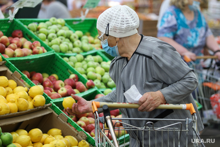 Торговая сеть «Метрополис». Курган, продукты, пенсионерка, фрукты, корзина с продуктами, магазин, питание