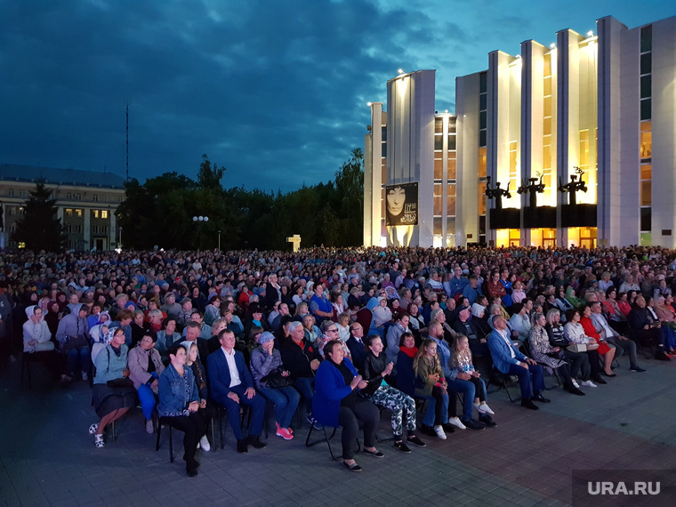 Концерт Дмитрия Корчака на Троицкой площади. Курган , концерт, филармония курган