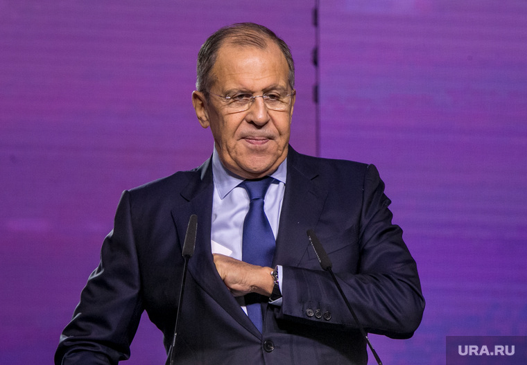 Международный Форум Добровольцев в Москве на ВДНХ. Москва, портрет, лавров сергей на экране