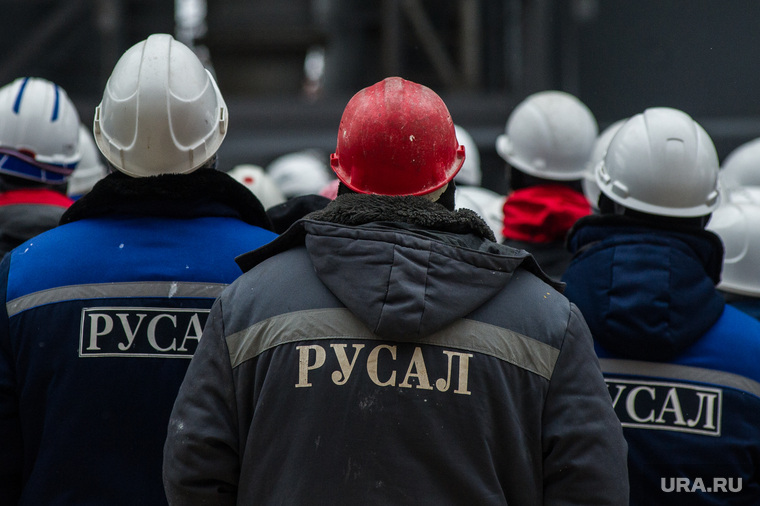 Рабочий визит первого Заместителя Губернатора Свердловской области Алексея Орлова в Каменск-Уральский. Свердловская область, русал, каски, спецодежда, рабочие
