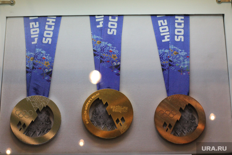 Презентация олимпийских медалей зимних игр 2014 года в Сочи. Екатеринбург, медаль сочи, сочи 2014, sochi 2014