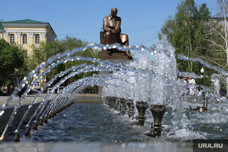 Запуск фонтанов в центре города. Екатеринбург, жара, городской фонтан, фонтан