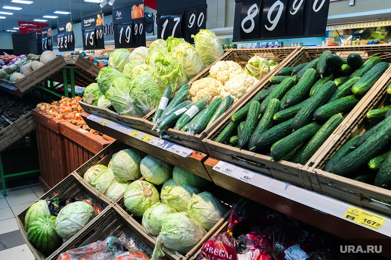 Овощные и фруктовые лотки в супермаркете Магнит. Челябинск, овощи, продукты, супермаркет магнит, магазин