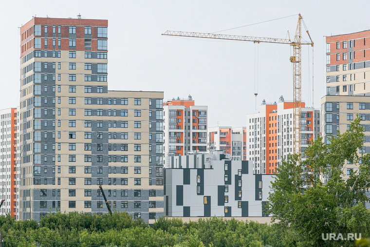 Новостройки. Тюмень, строительный кран, новостройки, строительство