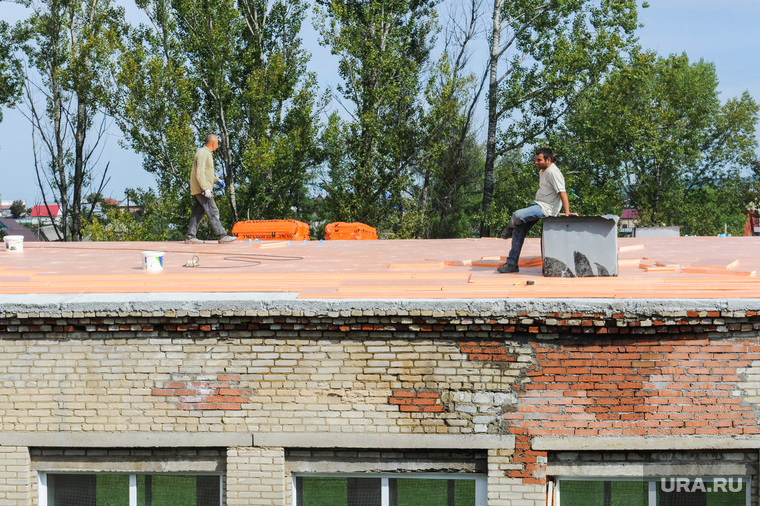 Поездка Алексея Текслера в Ашу. Челябинская область, ремонт кровли, ремонт крыши, ремонт школы, подготовка к учебному году