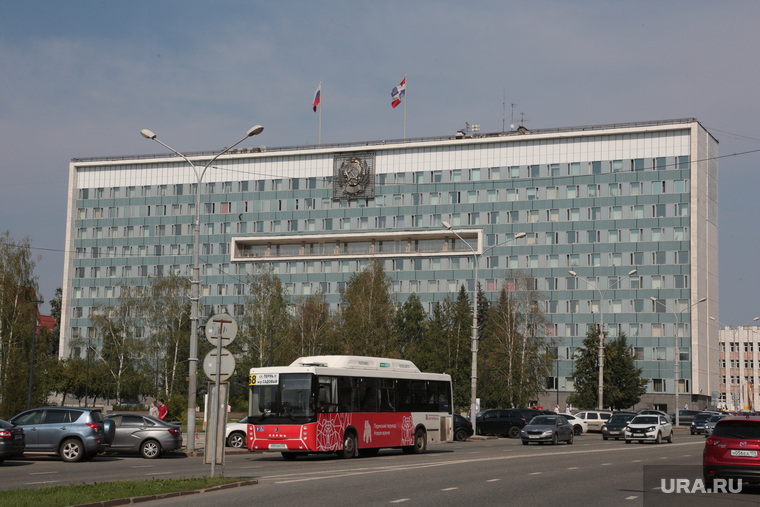 Виды города. Пермь, автобус, дом советов, виды перми, улица ленина, здание правительства пермского края