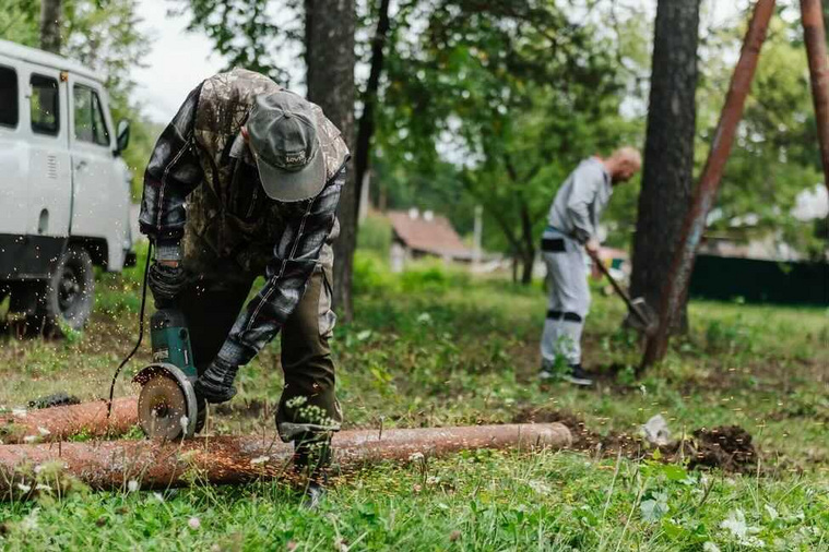 К уборке волонтеров подключились местные жители