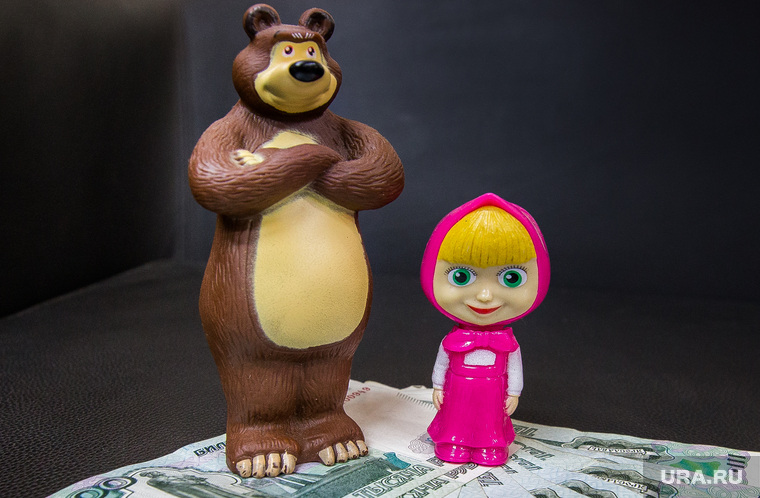Маша и Медведь с деньгами, игрушки, маша и медведь, деньги, тысячи