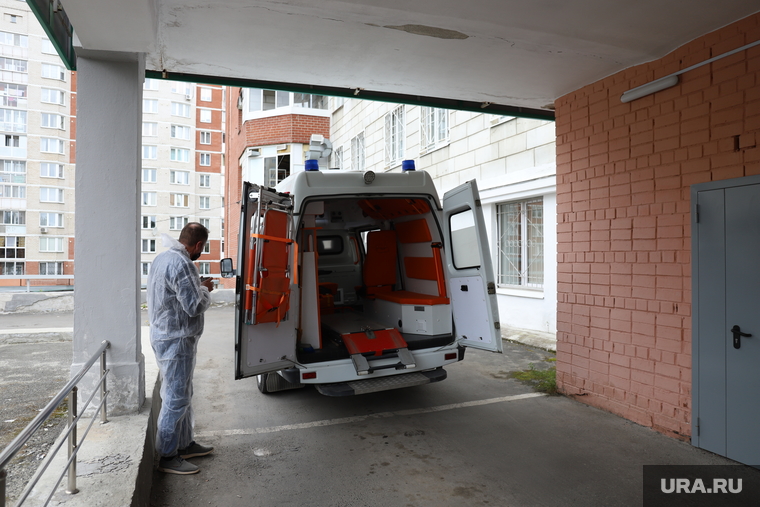 Красная зона в Госпитале для Ветеранов Войн. Екатеринбург, приемное отделение, коронавирус, красная зона, скорая помошь